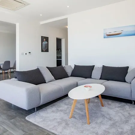 Grey Loft Penthouse شقة