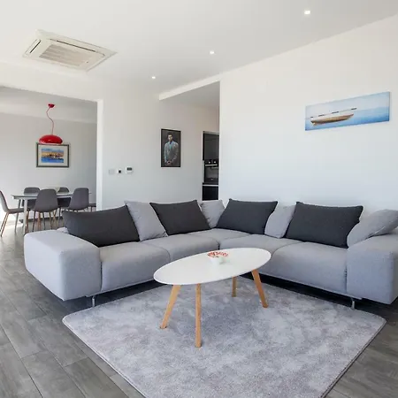 Grey Loft Penthouse شقة